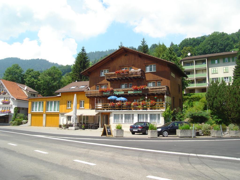 Hotel Alpina Unterwasser Exteriör bild