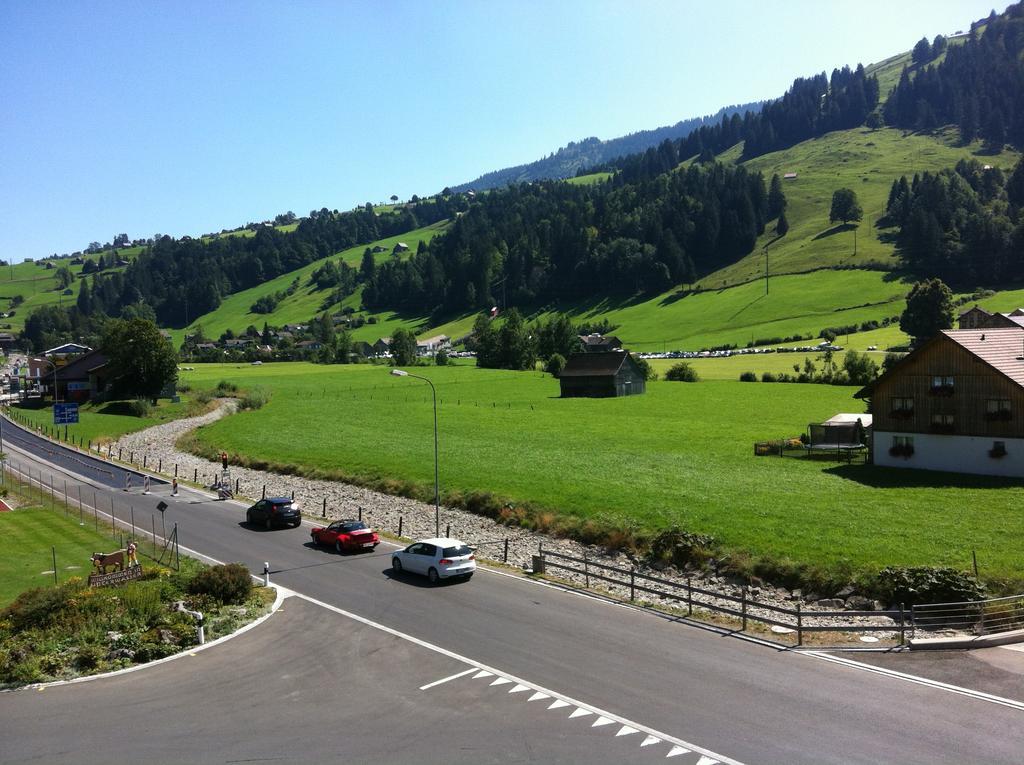 Hotel Alpina Unterwasser Exteriör bild